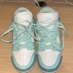Nike Dunks Mint Green Size 8